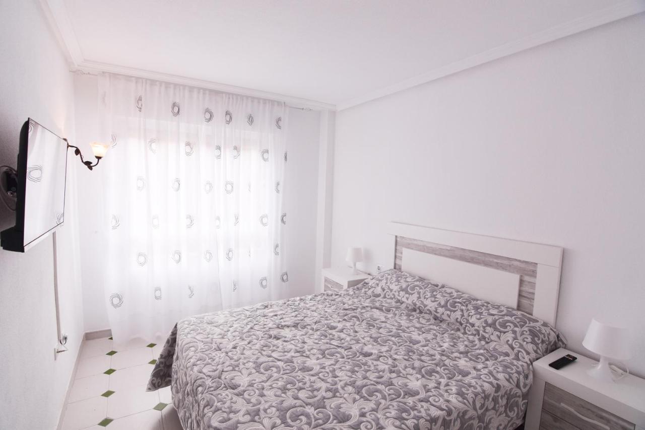 Apartamento Sol Y Playa Apartment ตอร์เรเวียคา ภายนอก รูปภาพ